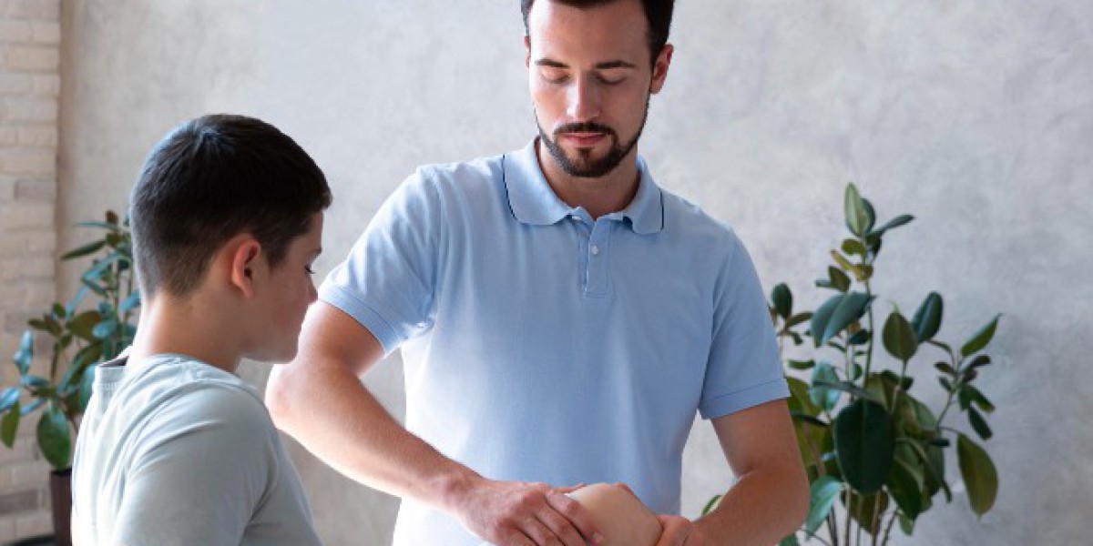Top Benefits of Choosing a Physiotherapy Clinic in Noida for Your Rehabilitation Needs
