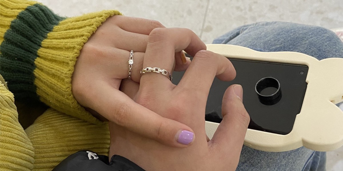 Are promise rings identical to an engagement ring?